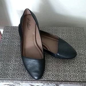 Lucky Brand Black Leather Flats Size 9